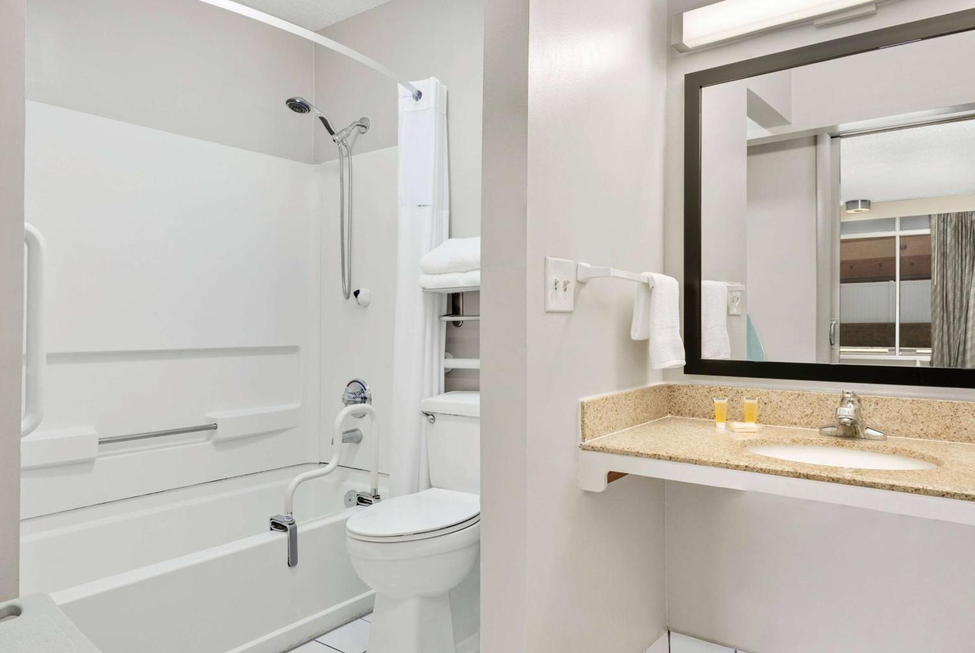 Days Inn By Wyndham Lake City I-75 Zewnętrze zdjęcie